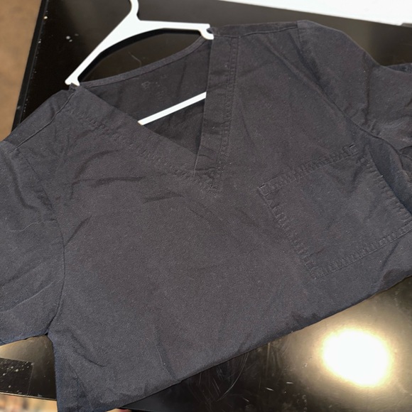 Black scrub top - Picture 1 of 1